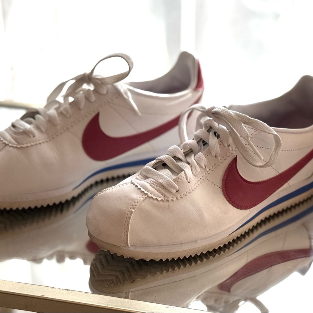 Nike Women's Sneakers - White and Red